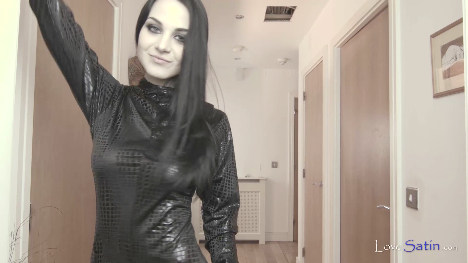 content/Lorelei/LORELEI-BLACK-CATSUIT-VIDEO/2.jpg