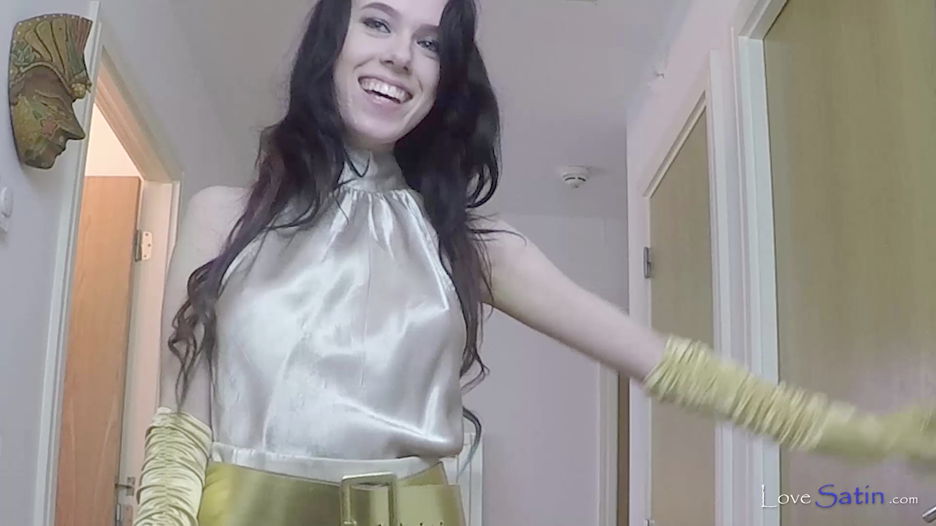 content/Nikita/NIKITA-GOLD-SECRETARY-VIDEO/1.jpg